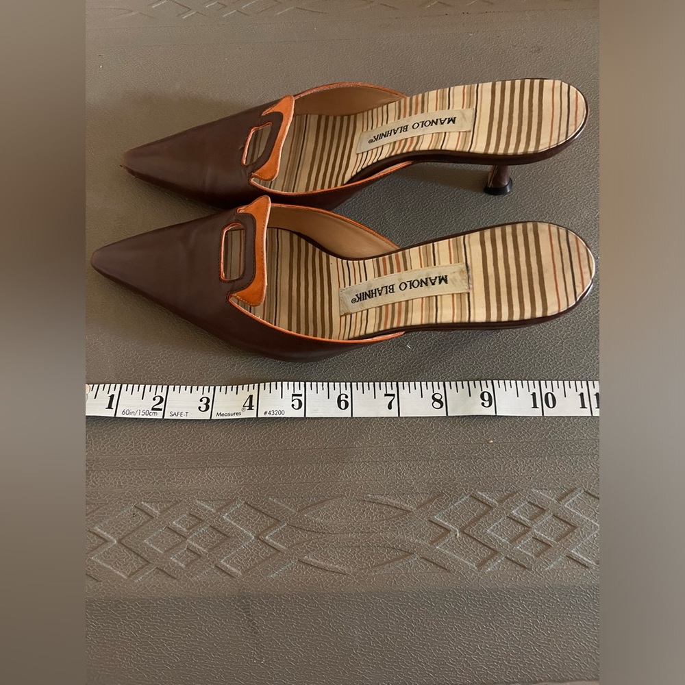 MANOLO BLAHNIK: Heels
